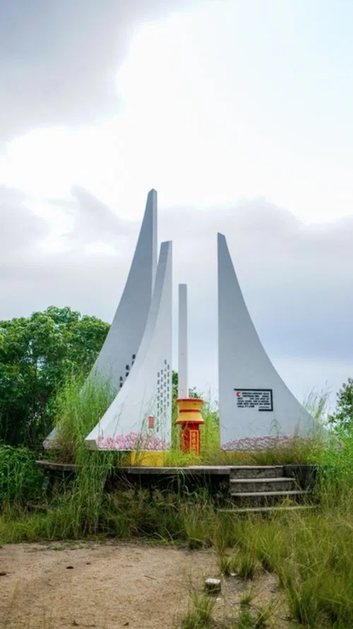 The Island movie poster