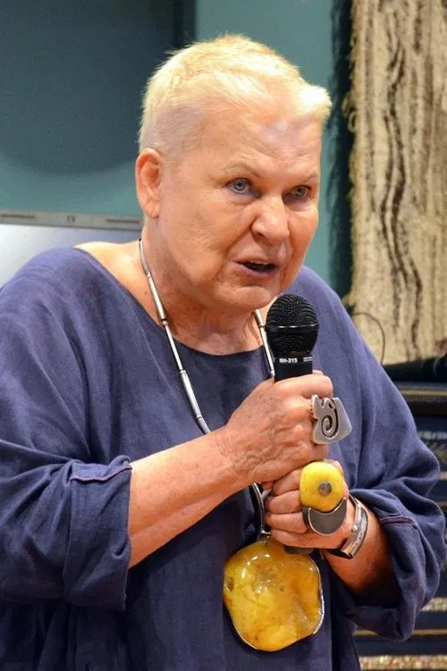Elżbieta Dzikowska profile picture