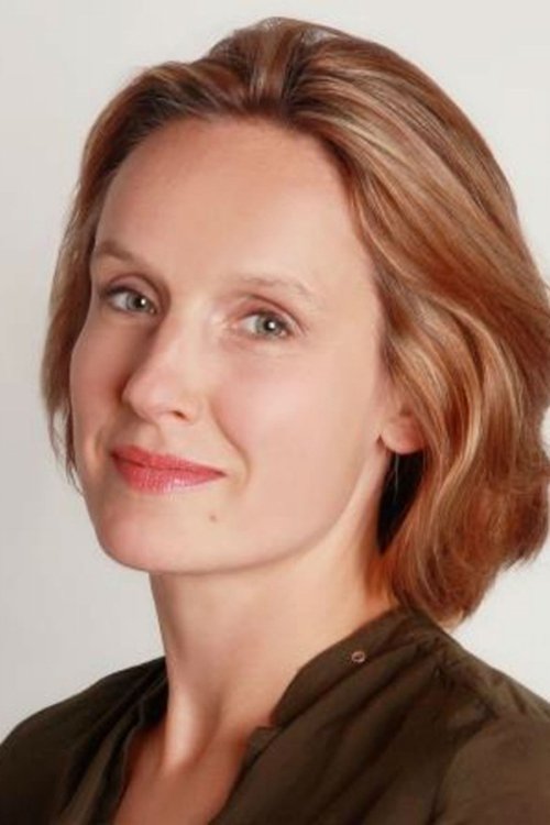 Claire Cox profile picture