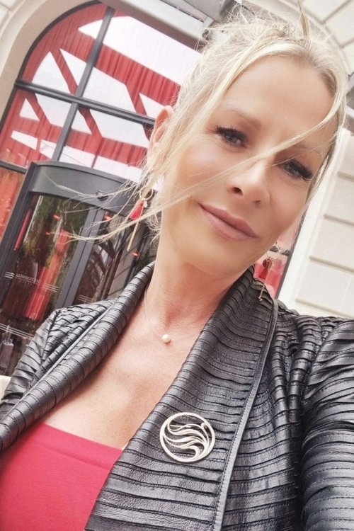 Victoria Nova profile picture