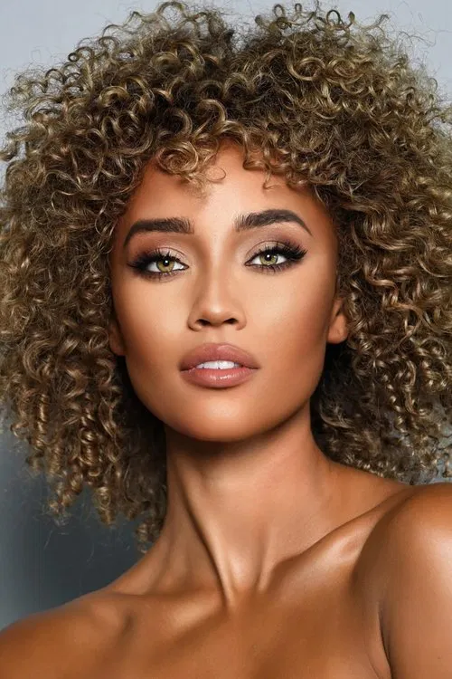 Elle Smith profile picture