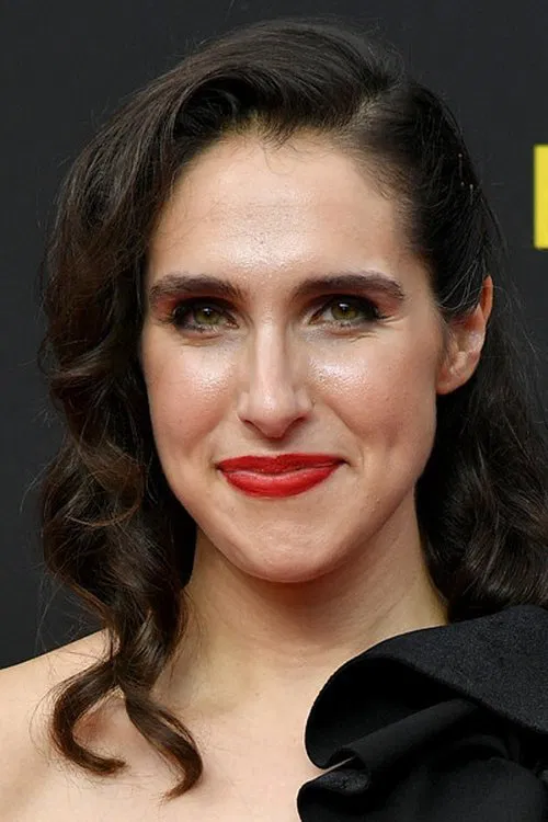 Megan Amram profile picture