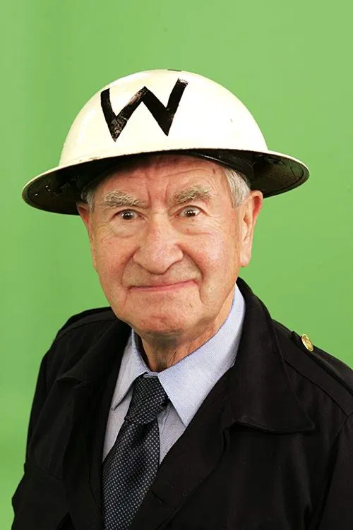 Bill Pertwee profile picture